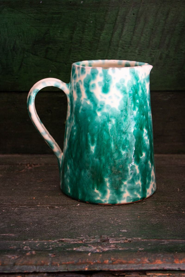 SMOOTH JUG WITH GREEN SPOTS